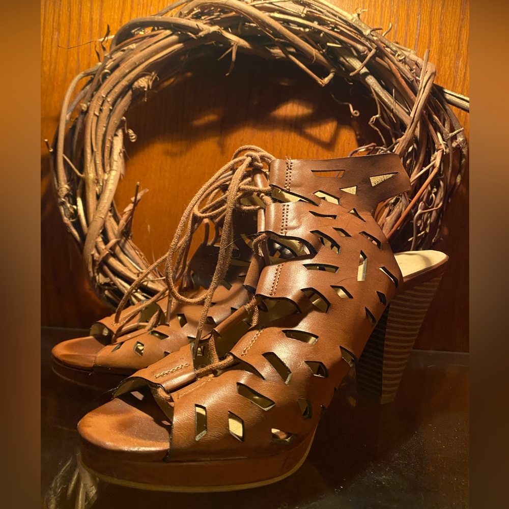 Cute Summer Heels with a Small Platform | Women’s 10